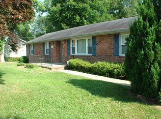 410 Pleasant Dr, Hopewell, VA 23860