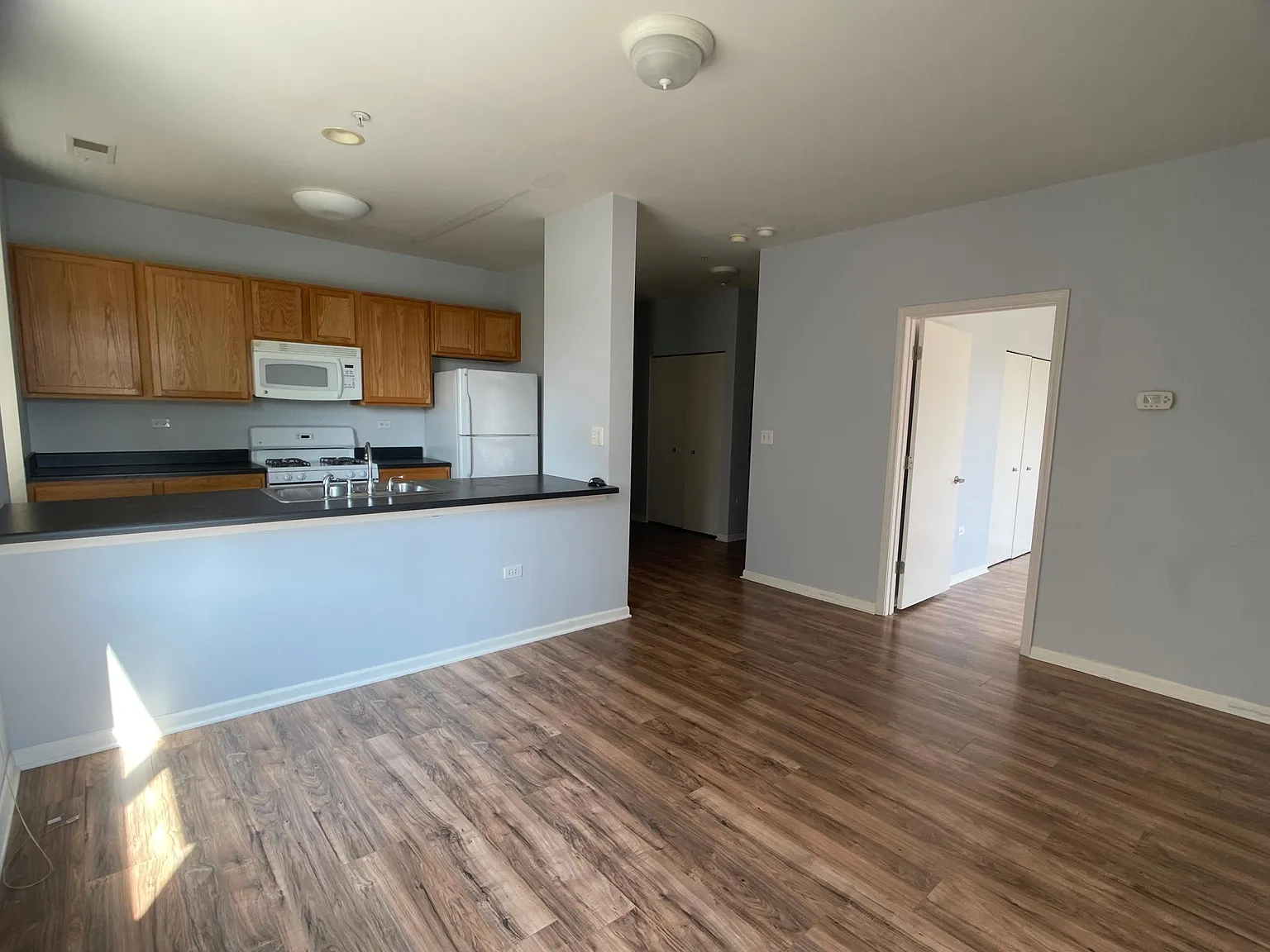2 bed, 780 sqft, $1,750 — Photo 2