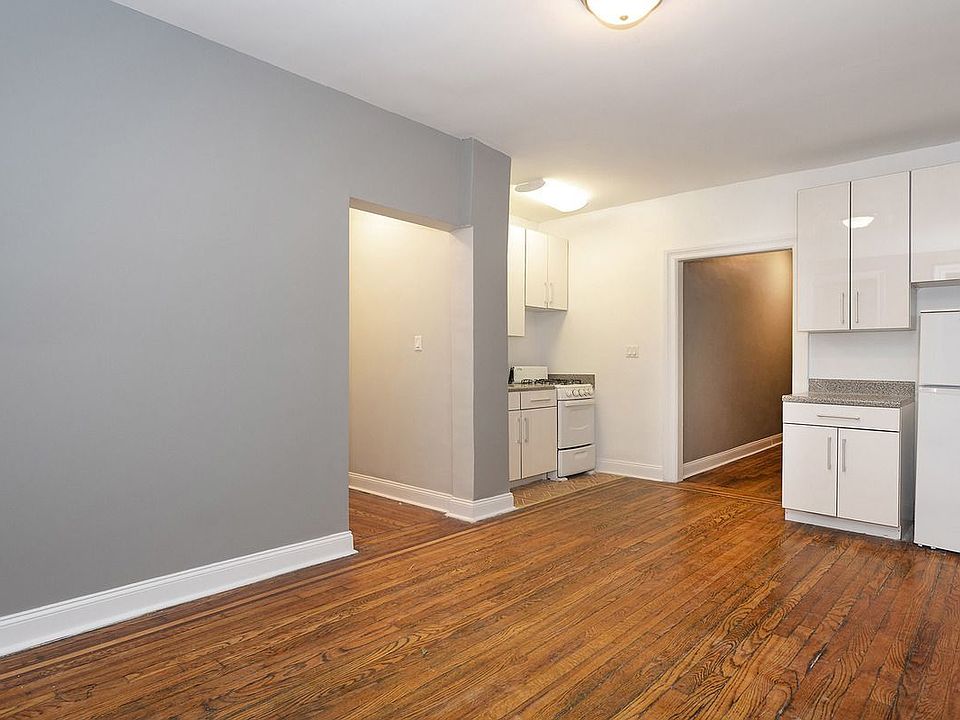 1st image of 427 W 51st St APT 1L