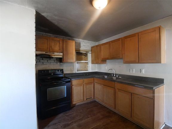 4th image of 252 Flora Dr