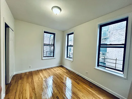 Rented by HOLTON REAL ESTATE INC. | media 38