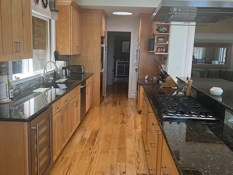 300 Elinor Ave — Photo 17