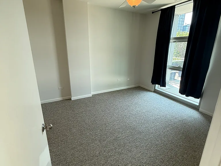 225 S Sangamon St #310 — Photo 6