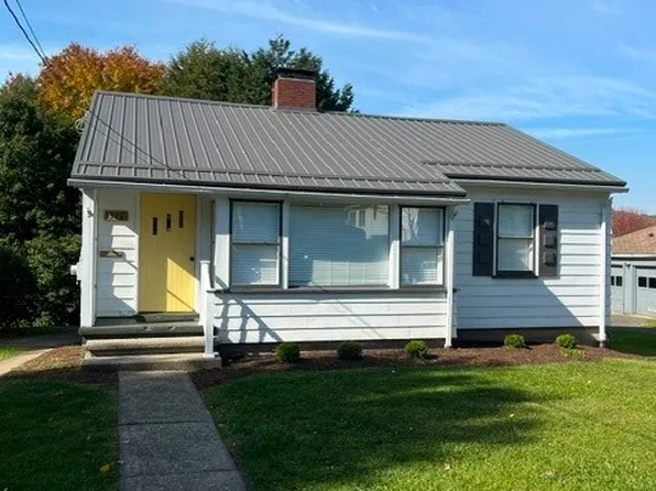 326 S 3rd St, Indiana, PA 15701