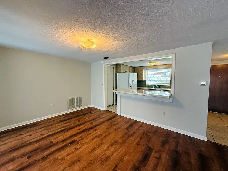 7910 Lilac Dr — Photo 8