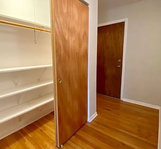 202 S Walton St #R-2B — Photo 10