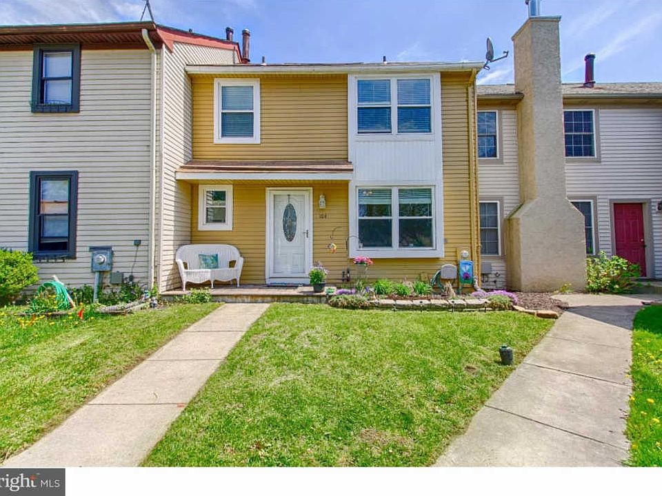 1st image of 104 Bayberry Ct