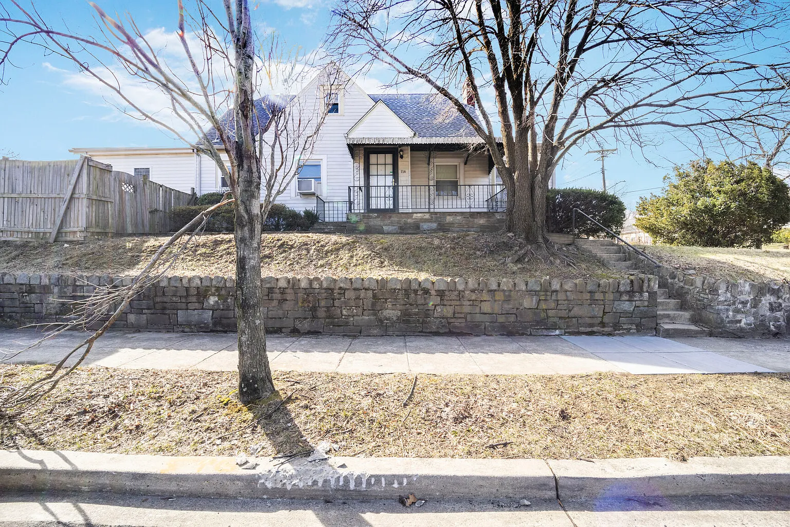 114 Sheridan St NW photo 1