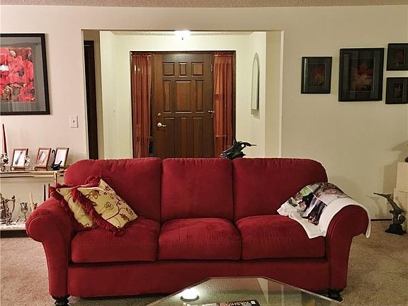 3rd image of 6404 Sierra Dr SE