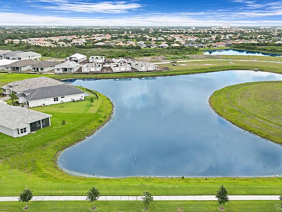 5th image of 12747 SW Sunrise Lake Terrace