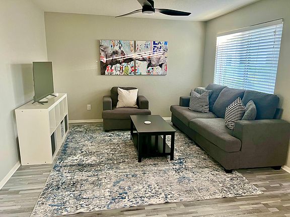 4th image of 3402 N 32nd St Unit 166