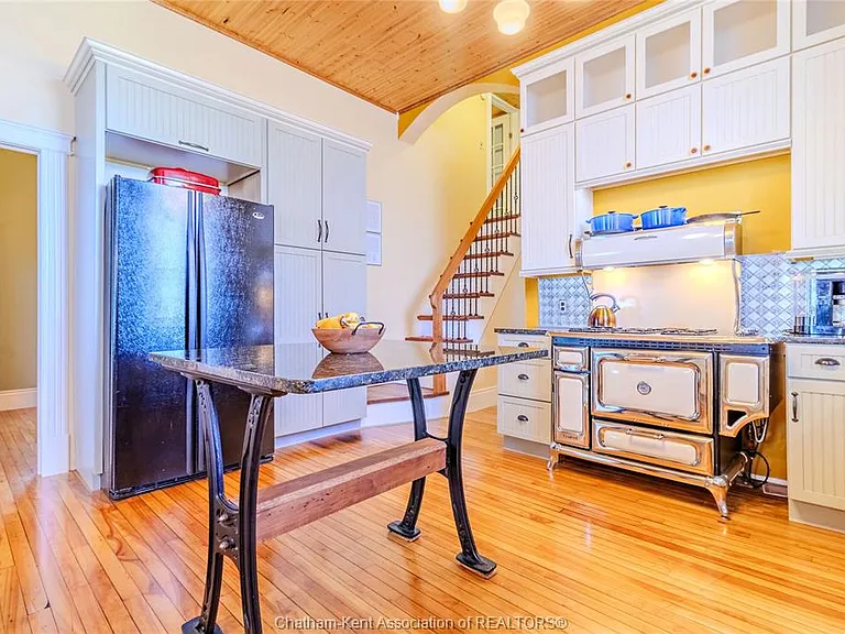6630 Talbot Trl — Photo 5
