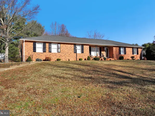 101 Inglewood Dr, Fredericksburg, VA 22407