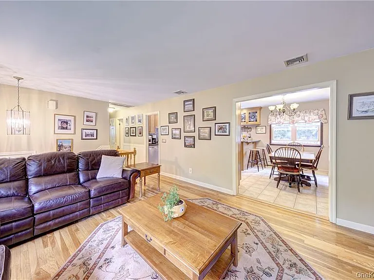 23 Chatham Rd — Photo 6