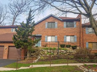 5340 Newport Dr #1-3A, Lisle, IL