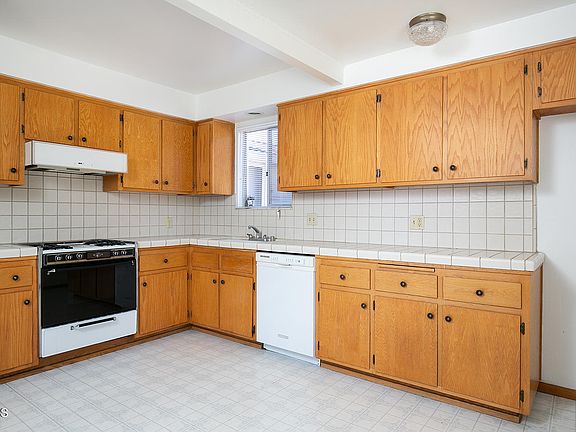 3rd image of 2836 Altura Ave