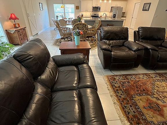 5th image of 22 Russell Dr