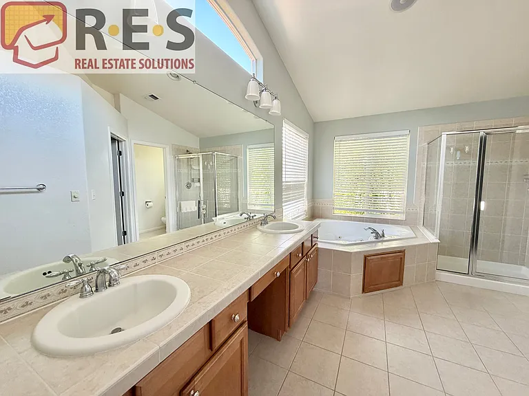 1698 Peridot Ln — Photo 9