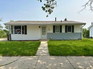 1304 Tuxedo Rd, Minot, ND 58703