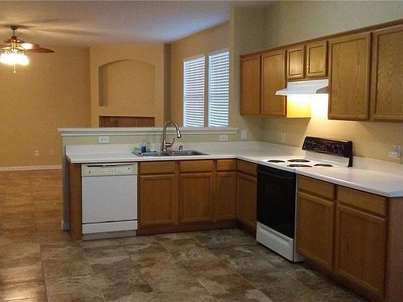 5th image of 1013 Pullman Dr