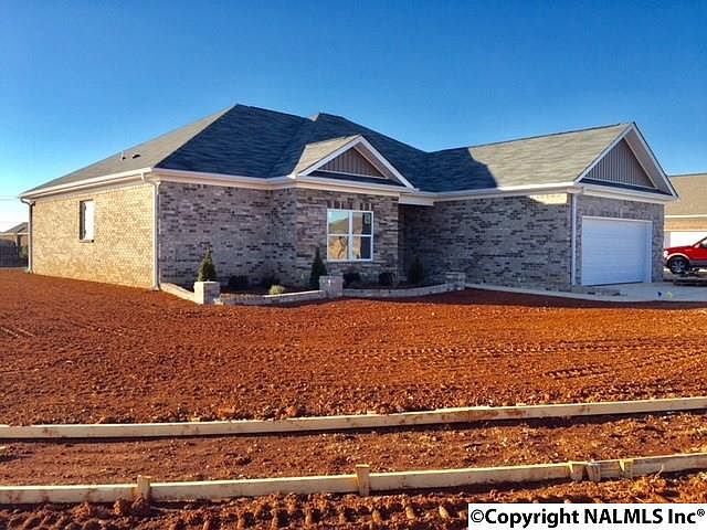 1st image of 104 Sugarberry Trl