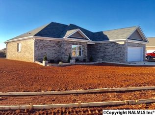 104 Sugarberry Trl, Hazel Green, AL 35750