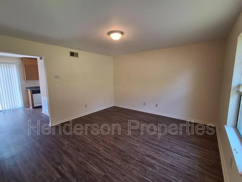 Studio, $950 — Photo 4