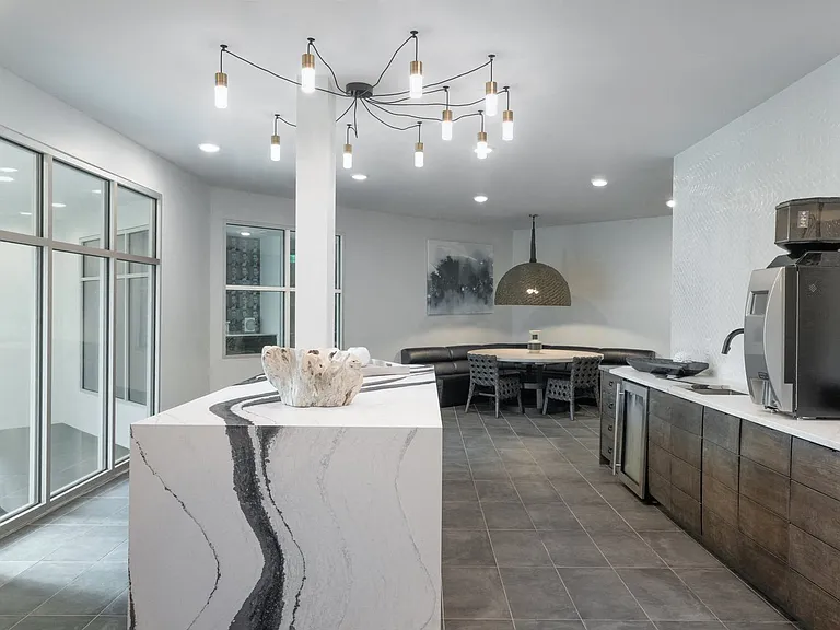 Cue Luxury Living — Photo 24