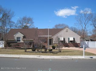 470 Lake Barnegat Dr N, Forked River, NJ 08731