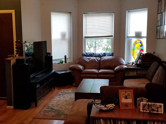 5th image of 1239 W Foster Ave #1