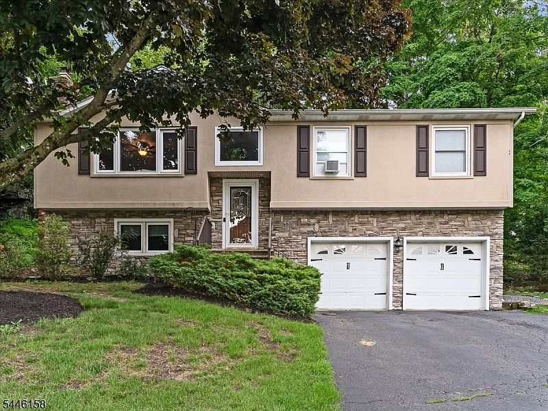 1st image of 109 Valley View Trl