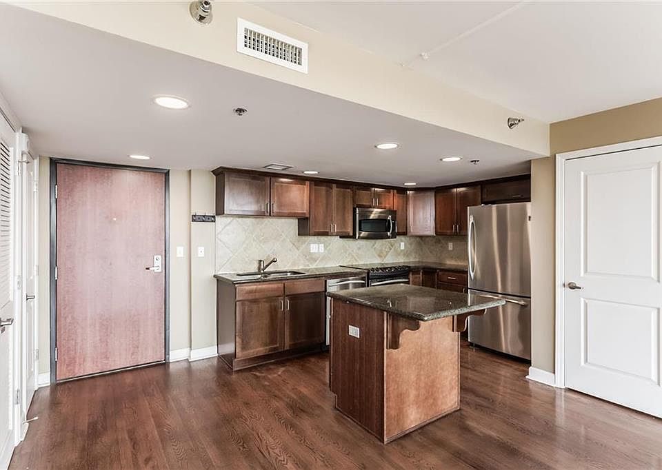 1st image of 600 Admiral Blvd APT 1206