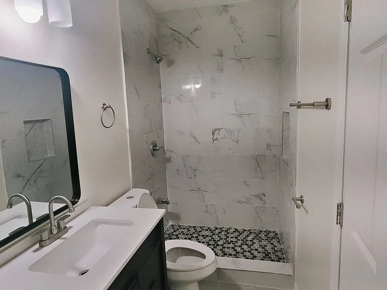 Yale Cir — Photo 12