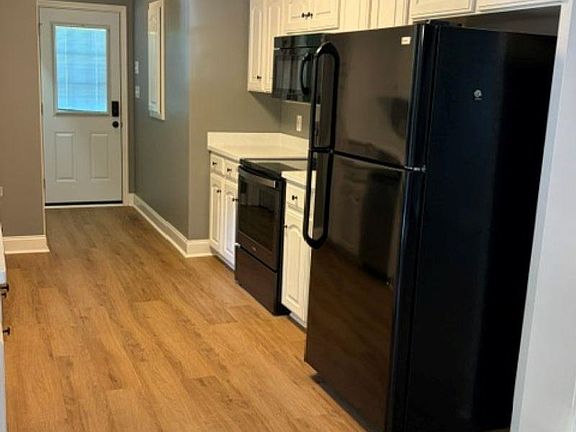 3rd image of 539 Wind Crest Dr
