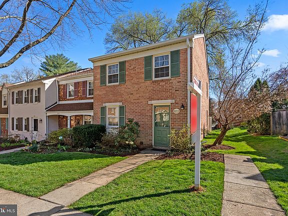 3rd image of 833 Azalea Dr #28