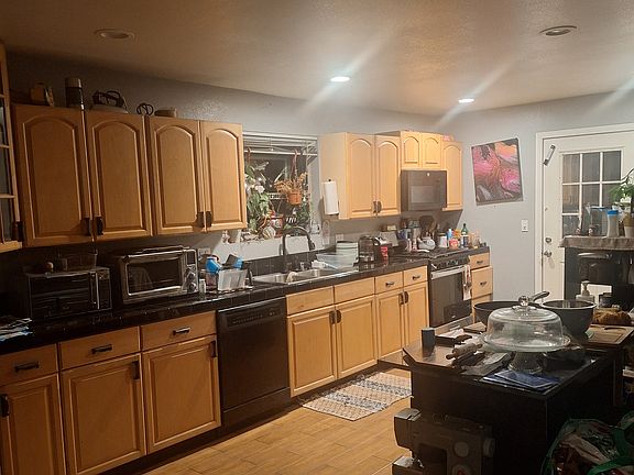 5th image of 1163 Agnew St