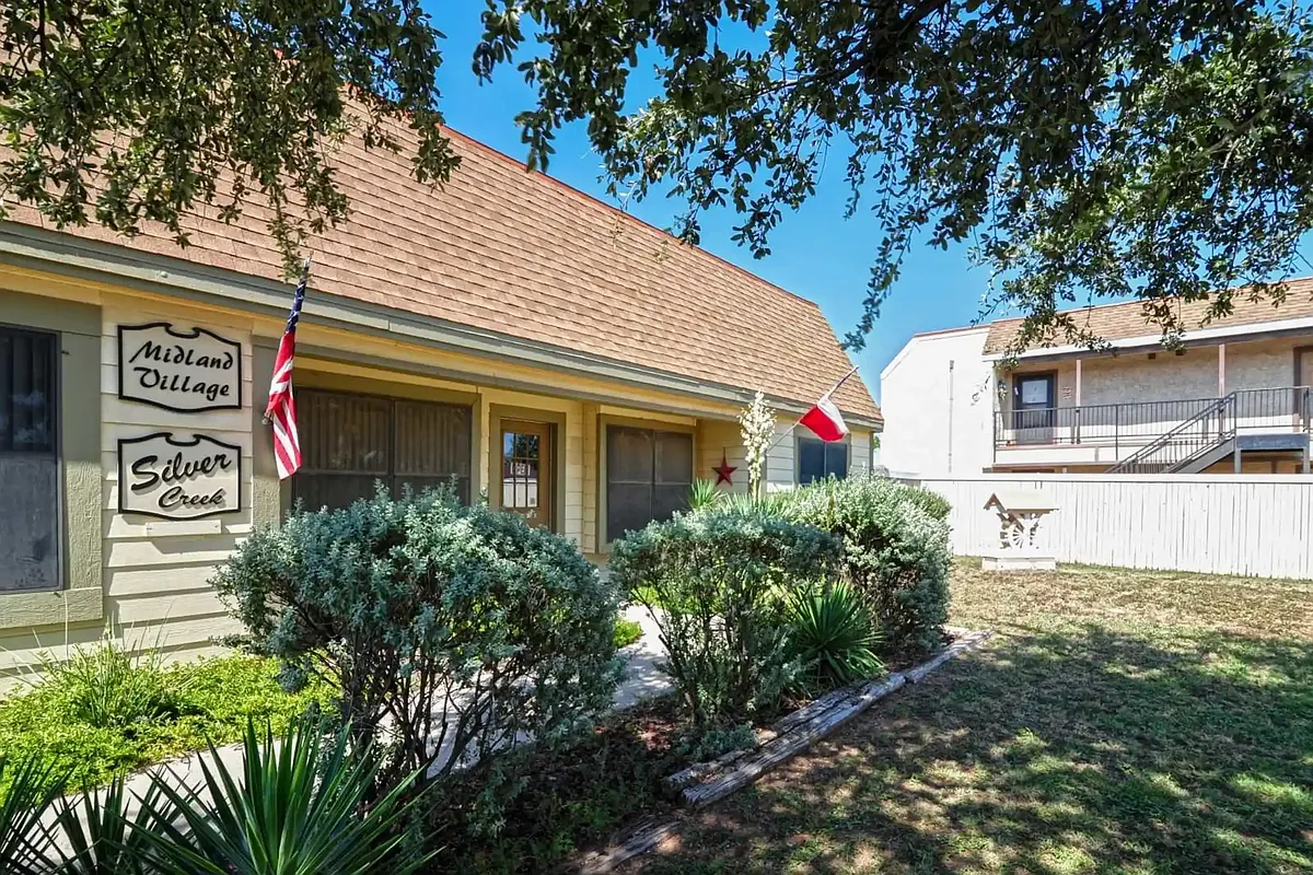 Building Photo - Silver Creek Apartments