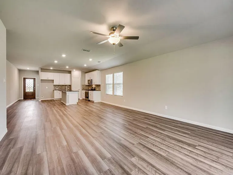 605 Cedar Springs Dr — Photo 5