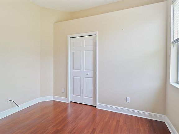 4th image of 807 Oakstream Ct