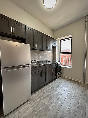 2nd image of 2310 2nd Ave APT 4A