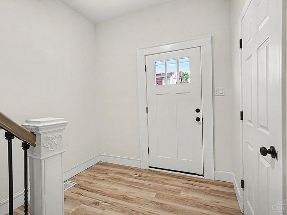 4th image of 1637 Dauner Ave