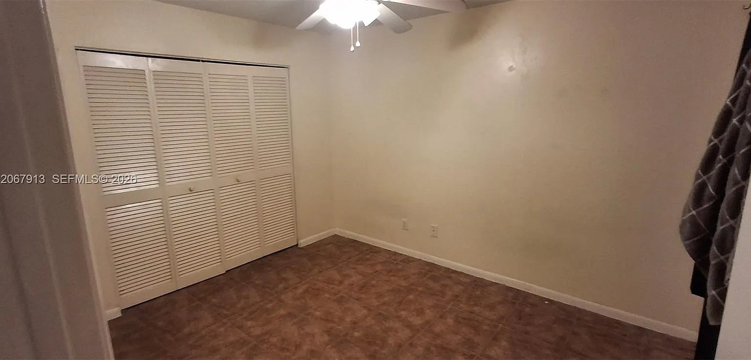 Club Quarters At Raintree — Photo 2
