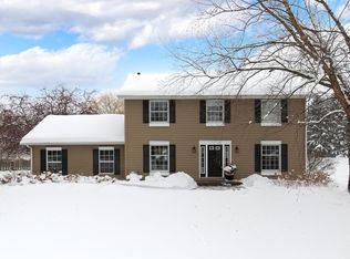 201 Mountain Way, Chanhassen, MN 55317