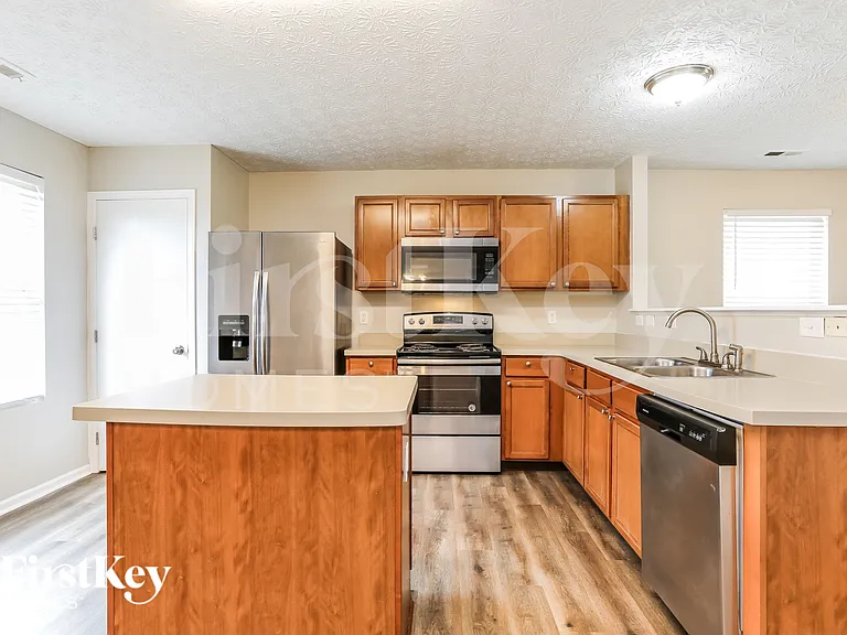 7399 Kenrich Dr — Photo 6
