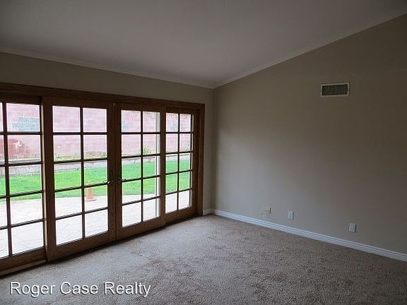 2nd image of 190 Gardenia Ave