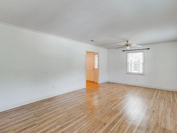 4th image of 361 Rutledge Pl