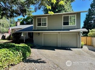 2067 NE Bartre Ct, Poulsbo, WA 98370