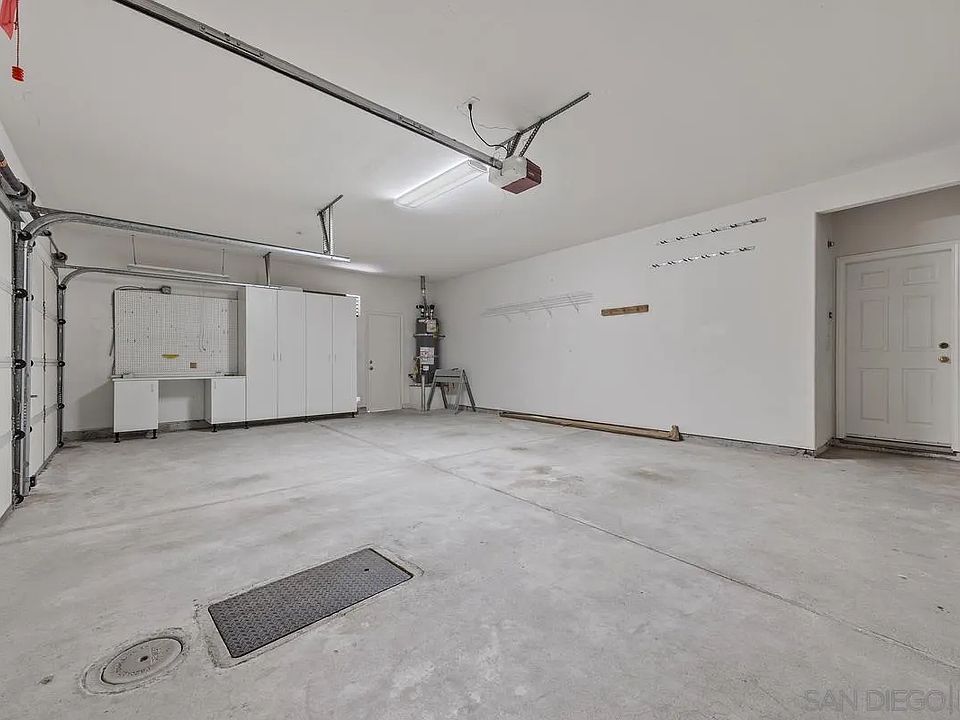 2nd image of 4903 Bella Collina St