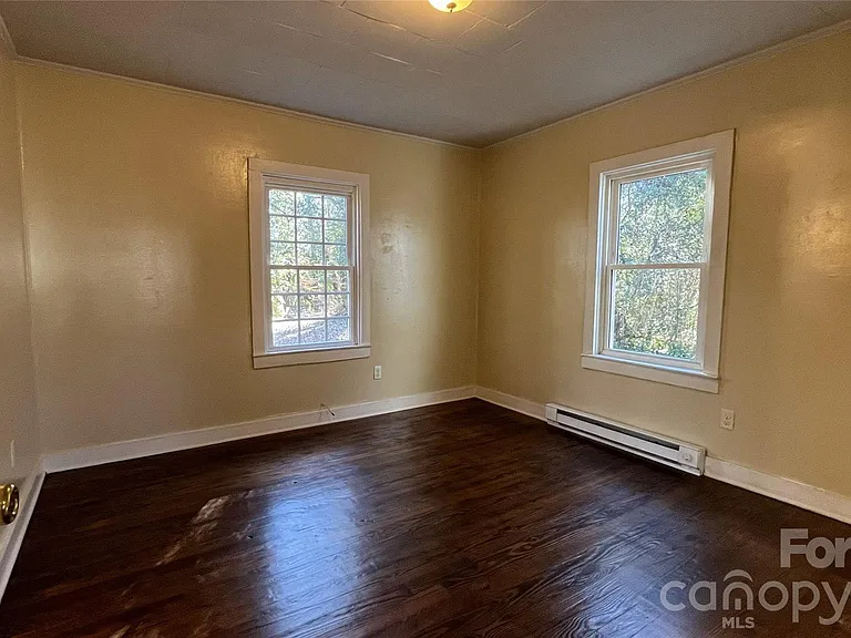 2621 Dr Carver Rd — Photo 9