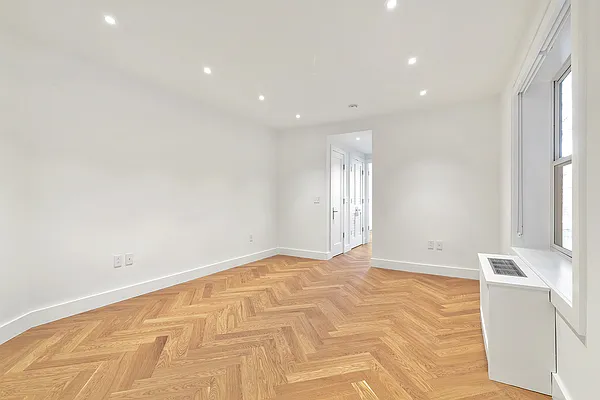 Rented by Compass | media 10